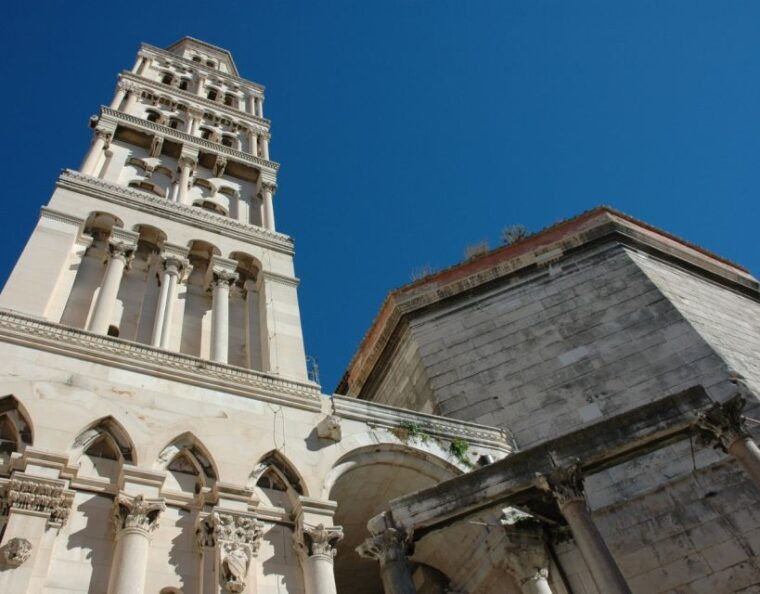 group-walking-tour-split-old-city-diocletians-palace