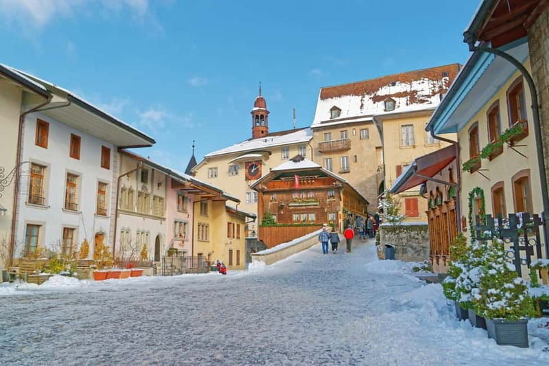Gruyères: Sightseeing Private Walking Tour - Exploring Gruyères Castle