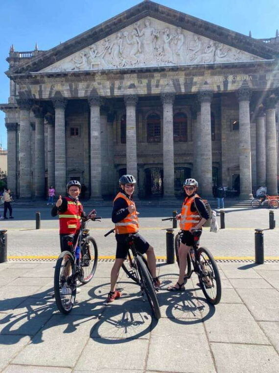 guadalajara-bicycle-tour-of-the-city-visiting-places-of-interest