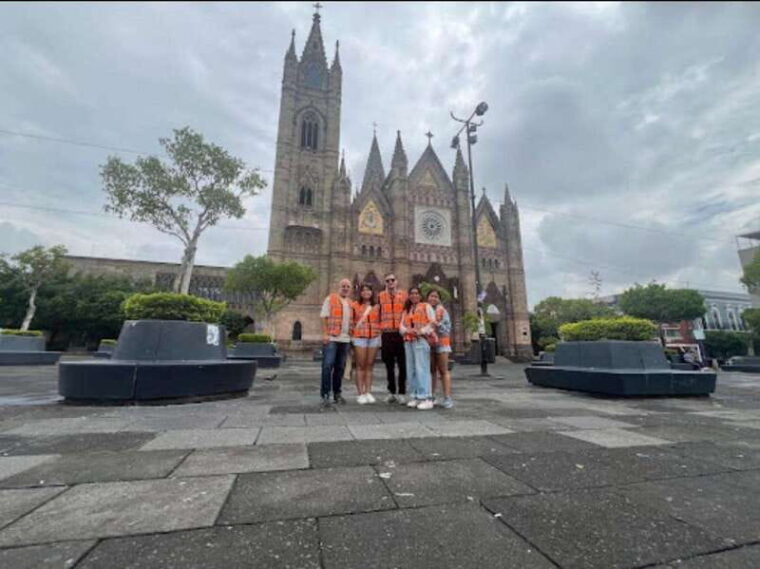 guadalajara-bicycle-tour-of-the-city-visiting-places-of-interest