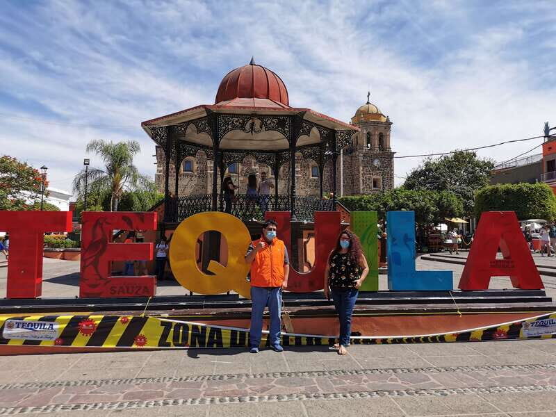 Guadalajara: Horse Riding on the Tequila Route with Tastings - Visiting a Family-Owned Distillery