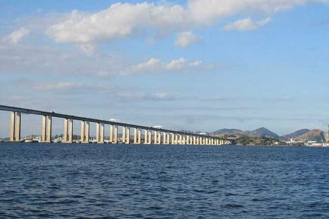 guanabara-bay-catamaran-tour-in-rio-de-janeiro-with-transfer