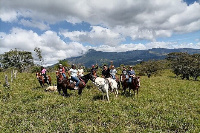 guanacaste-full-day-explore-nature-horse-sloth-and-waterfalls