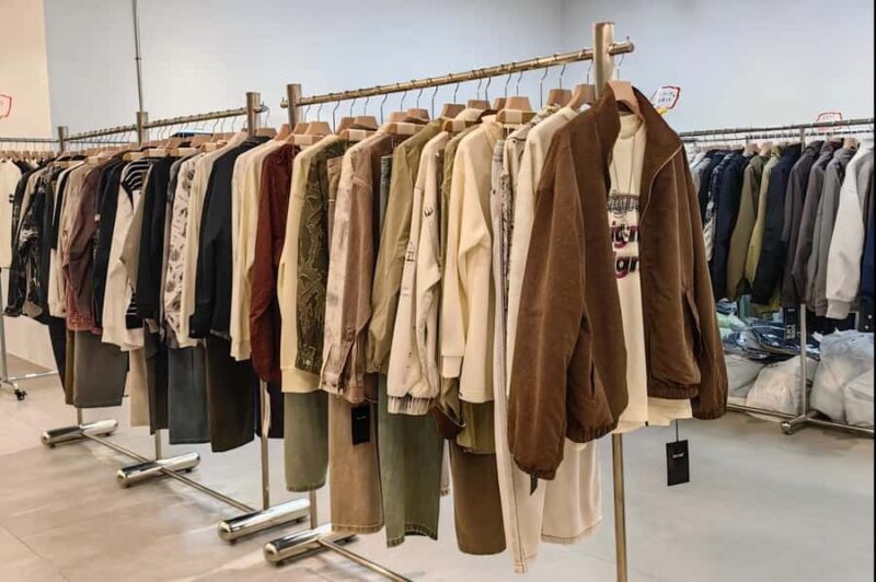 Guangzhou: 3-Hour Clothing Mall Shopping Tour with Guide - The Value of This Guided Shopping Tour