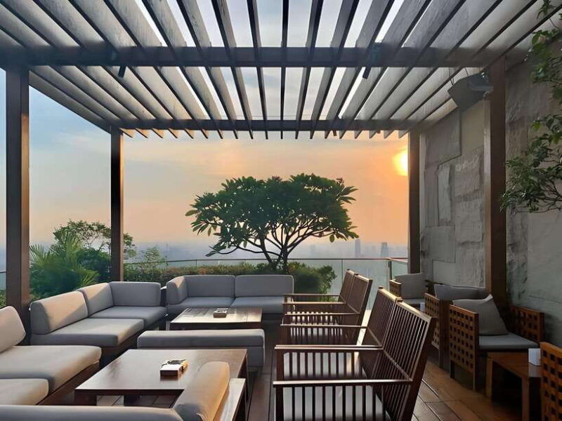 guangzhou-70-floor-rooftop-openair-bar-sunset-light-show