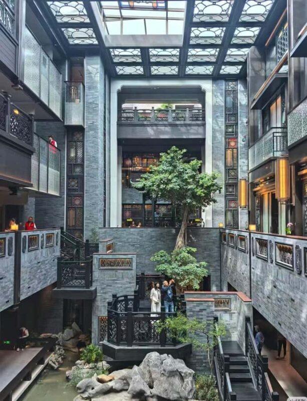 Guangzhou: Authentic Restaurant, Unforgettable Sightseeing - Key Points