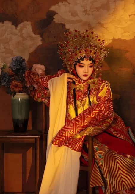 Guangzhou Cantonese Opera Heritage Tour & Costume Experience - A brief introduction to the experience