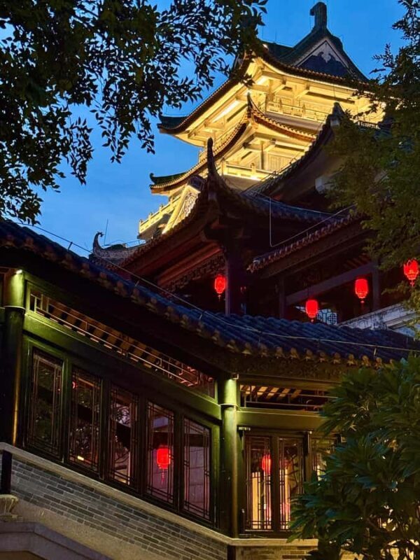Guangzhou Night: CBD Riverwalk, Hidden Alleys & Food Tasting - The review in a nutshell