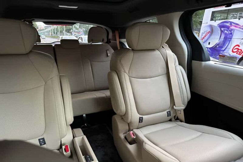 Guangzhou Private Tour: History, Culture & Food Highlights - Awe-Inspiring Gothic at the Sacred Heart Cathedral