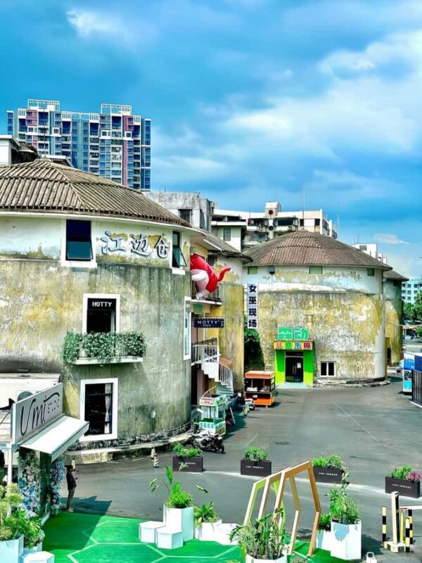 Guangzhou to Foshan Sanshui: Ancient Village, Creative Block - Sanshui Forest Park: A Natural Sanctuary