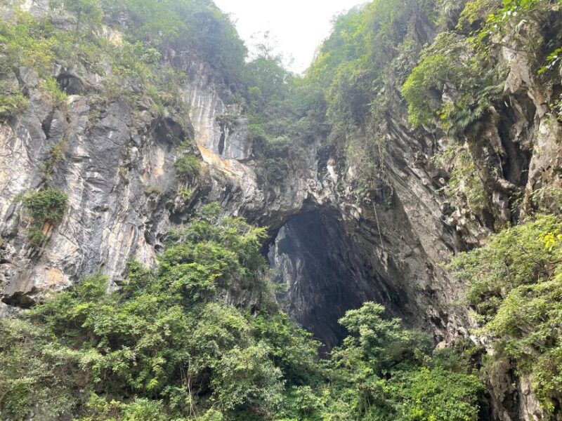 guangzhou-to-gulong-canyon-and-cave-fairland-pri-day-tour