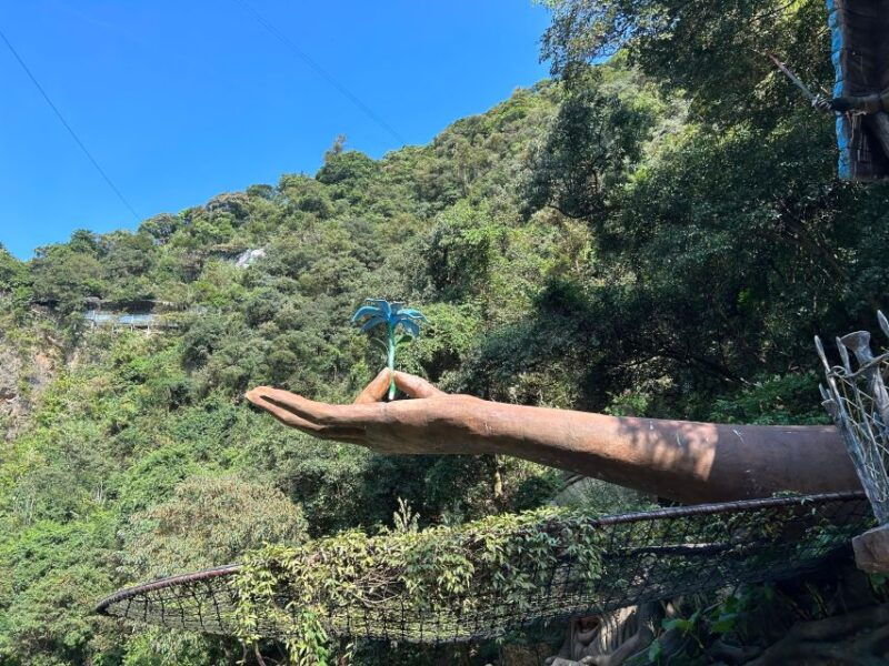 guangzhou-to-gulong-canyon-and-cave-fairland-pri-day-tour