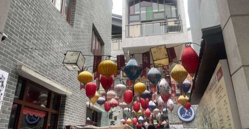guangzhou-walking-tour-of-xiguan-ancient-town