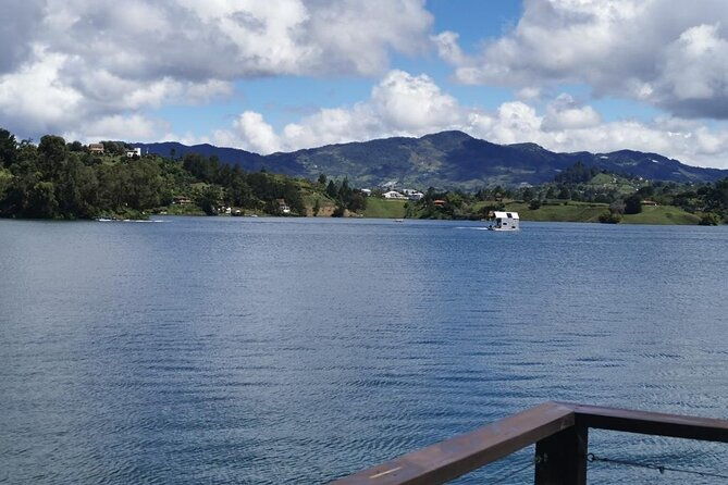 guatape-and-el-penol-town-and-dam-tour-from-medellin