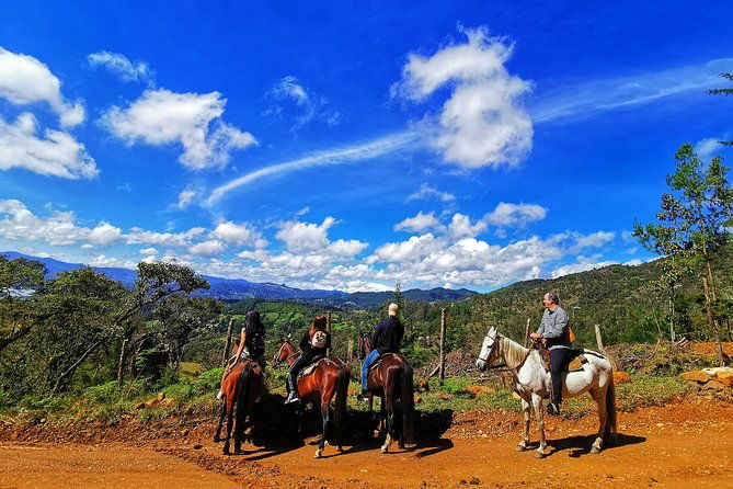 guatape-horseback-riding-private-tour-from-medellin