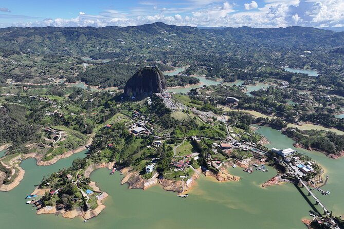 guatape-lakeside-adventures