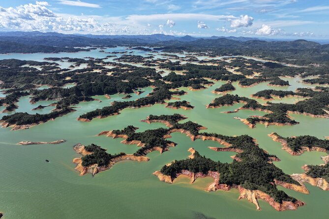 guatape-lakeside-adventures