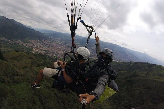 guatape-private-adventure-tour-with-paragliding