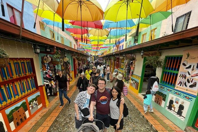 guatape-private-adventure-tour-with-paragliding