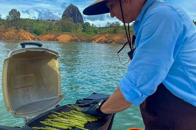 guatape-private-day-trip-lunch-o-the-lake-culinary-experience