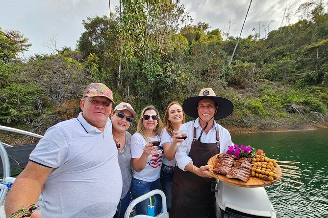 guatape-private-day-trip-lunch-o-the-lake-culinary-experience