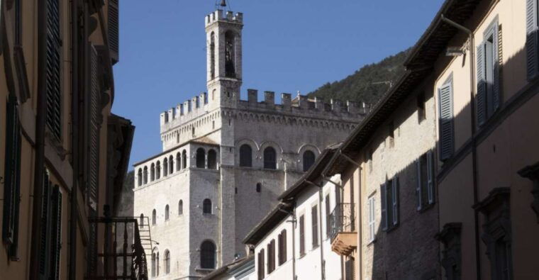 gubbio-old-town-guided-walking-tour-with-piazza-grande
