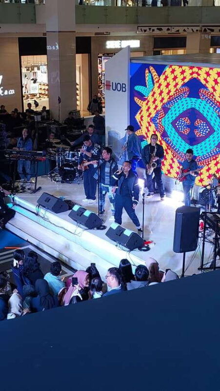 guide-and-accompaniment-in-grand-indonesia-mall