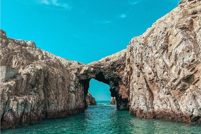 guided-adventure-to-paracas-and-huacachina-from-lima