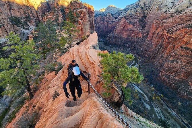 guided-angels-landing-with-permit