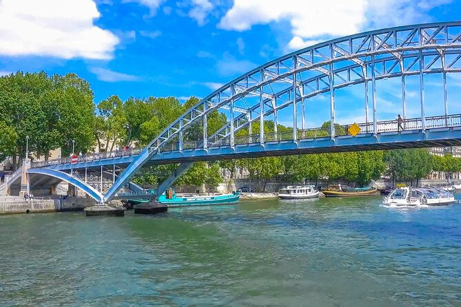 guided-boat-cruise-on-paris-seine-optional-eiffel-tower-dinner