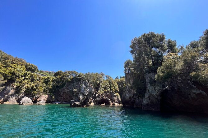 guided-boat-tour-of-the-gulf-of-poets