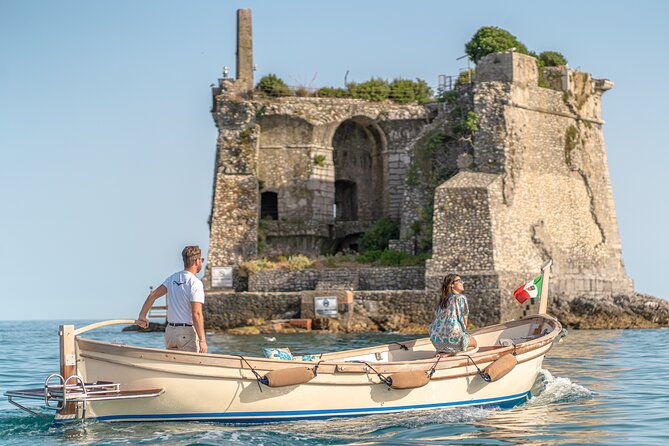 guided-boat-tour-of-the-gulf-of-poets