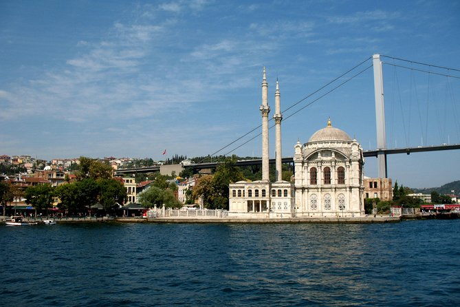guided-bosphorus-black-sea-cruise-with-stopover-asia-and-lunch
