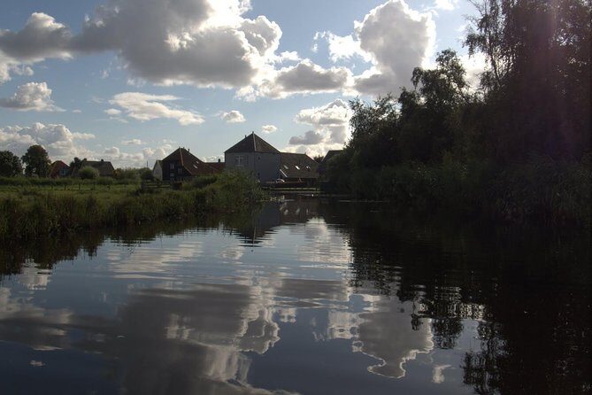 Guided Canoe Adventure with Picnic Lunch in Waterland from Amsterdam - Practical Tips & Considerations