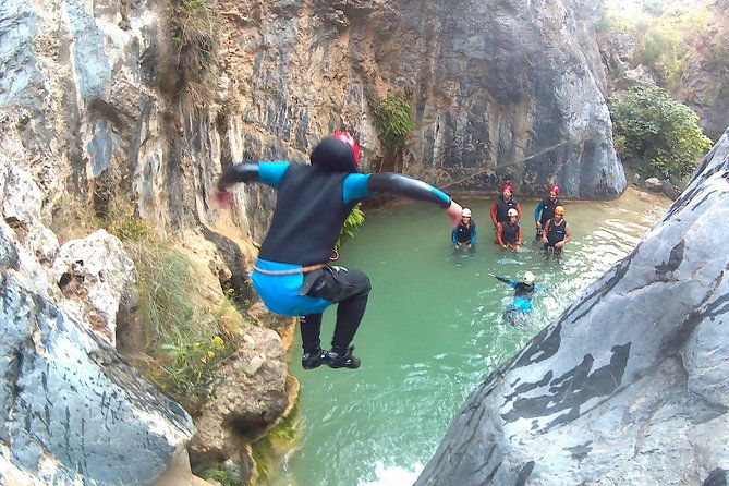 guided-canyoning-in-granada-lentegi-canyon