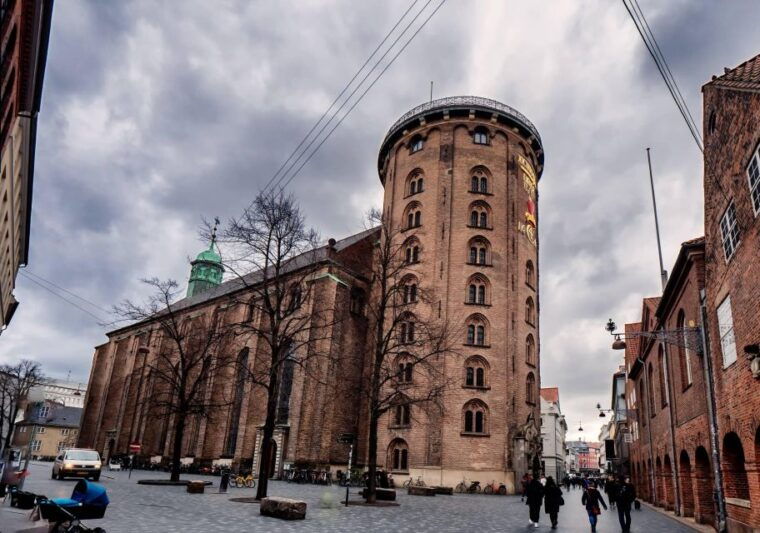 guided-car-tour-of-copenhagen-city-center-nyhavn-palaces