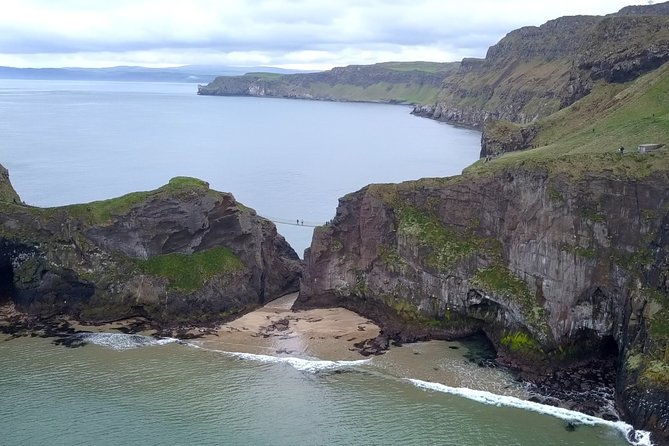 guided-day-tour-of-giants-causeway-from-belfast-by-comfortable-coach