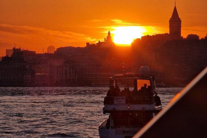 guided-dolmabahce-palace-tour-and-sunset-cruise