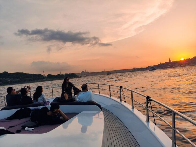 guided-dolmabahce-palace-tour-with-bosphorus-sunset-cruise