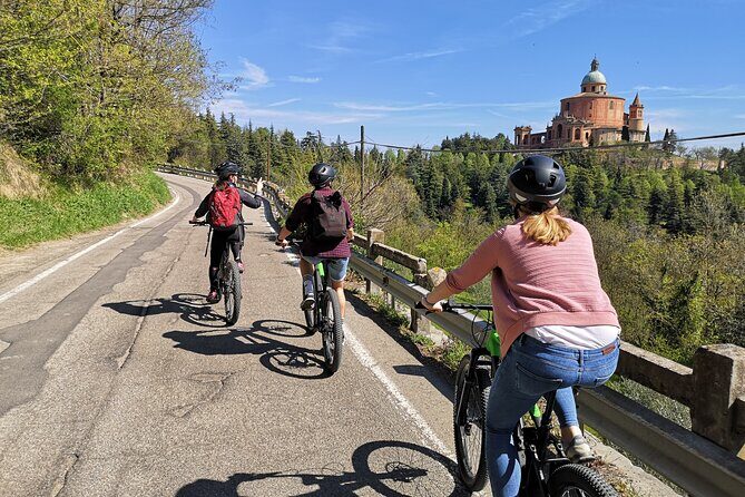 Guided E-bike Tour in Bologna with aperitif - Exploring Bologna on an E-bike: A Practical and Enjoyable Adventure