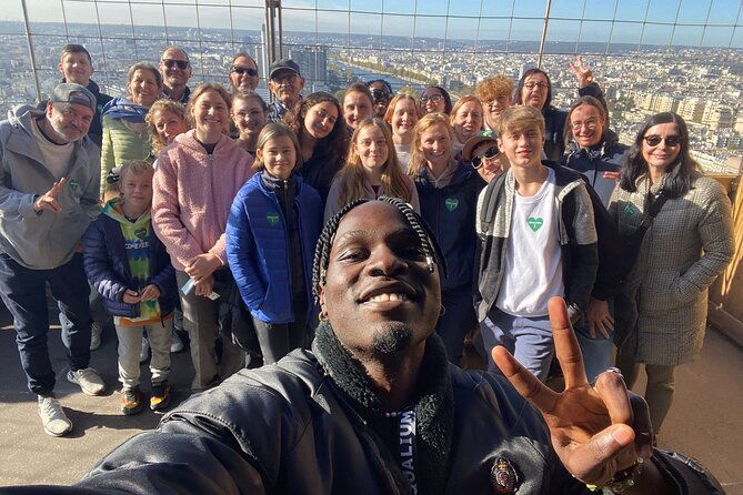 guided-eiffel-tower-tour-and-boat-cruise-river-seine-sightseeing
