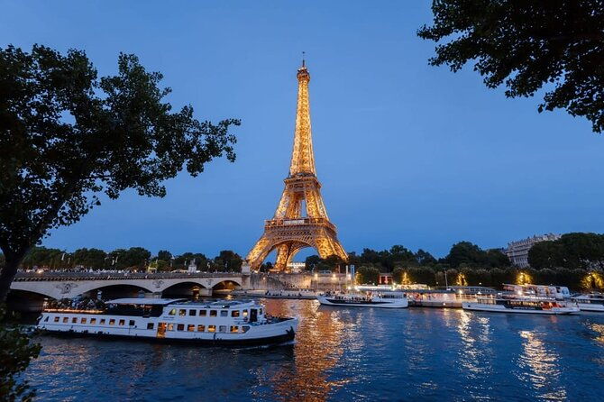 guided-eiffel-tower-tour-and-boat-cruise-river-seine-sightseeing