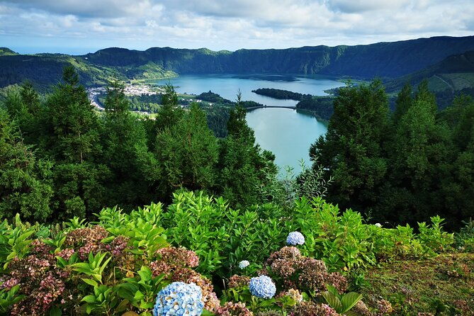 guided-electric-mountain-bike-in-sete-cidades