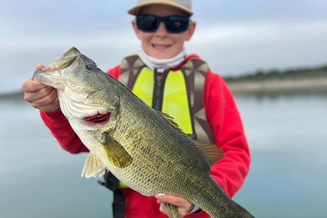 guided-fishing-trip-on-canyon-lake