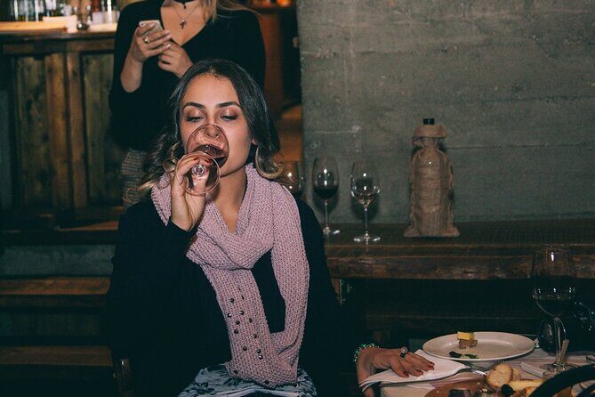 Guided, FUN Wine Tasting with Trivia Games, Napoli - Who Will Love This Tour?