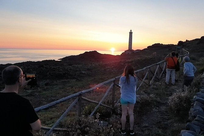 guided-geological-excursion-to-ustica