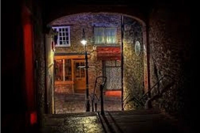 guided-ghost-tour-of-frome