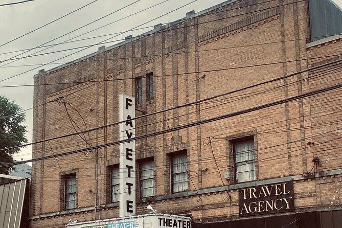 guided-ghost-walking-tour-through-historic-fayetteville