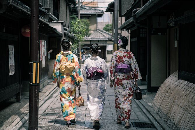 guided-gion-tour-explore-kyotos-historic-geisha-district