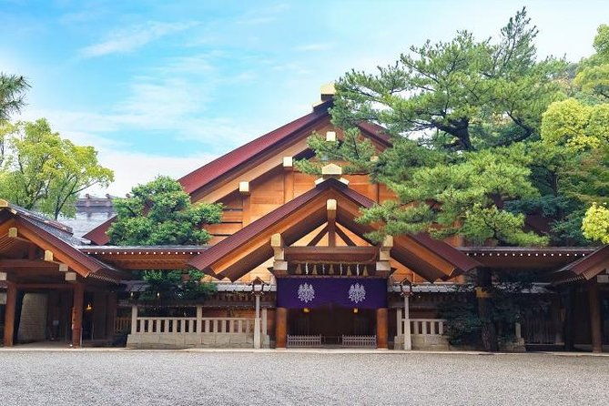 guided-half-day-touram-to-atsuta-shrine-and-shirotori-garden-in-nagoya